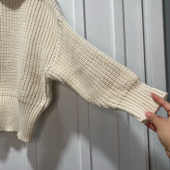 H&M collares rib- knit sweater. Size Medium. - Picture 5 of 9